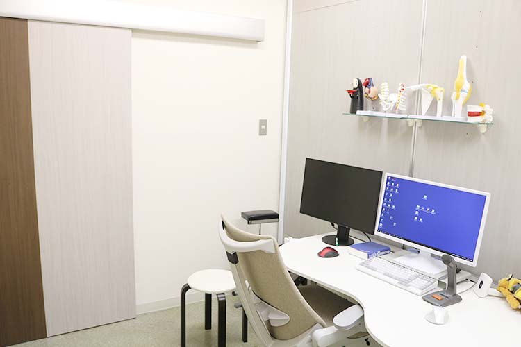 診察室2